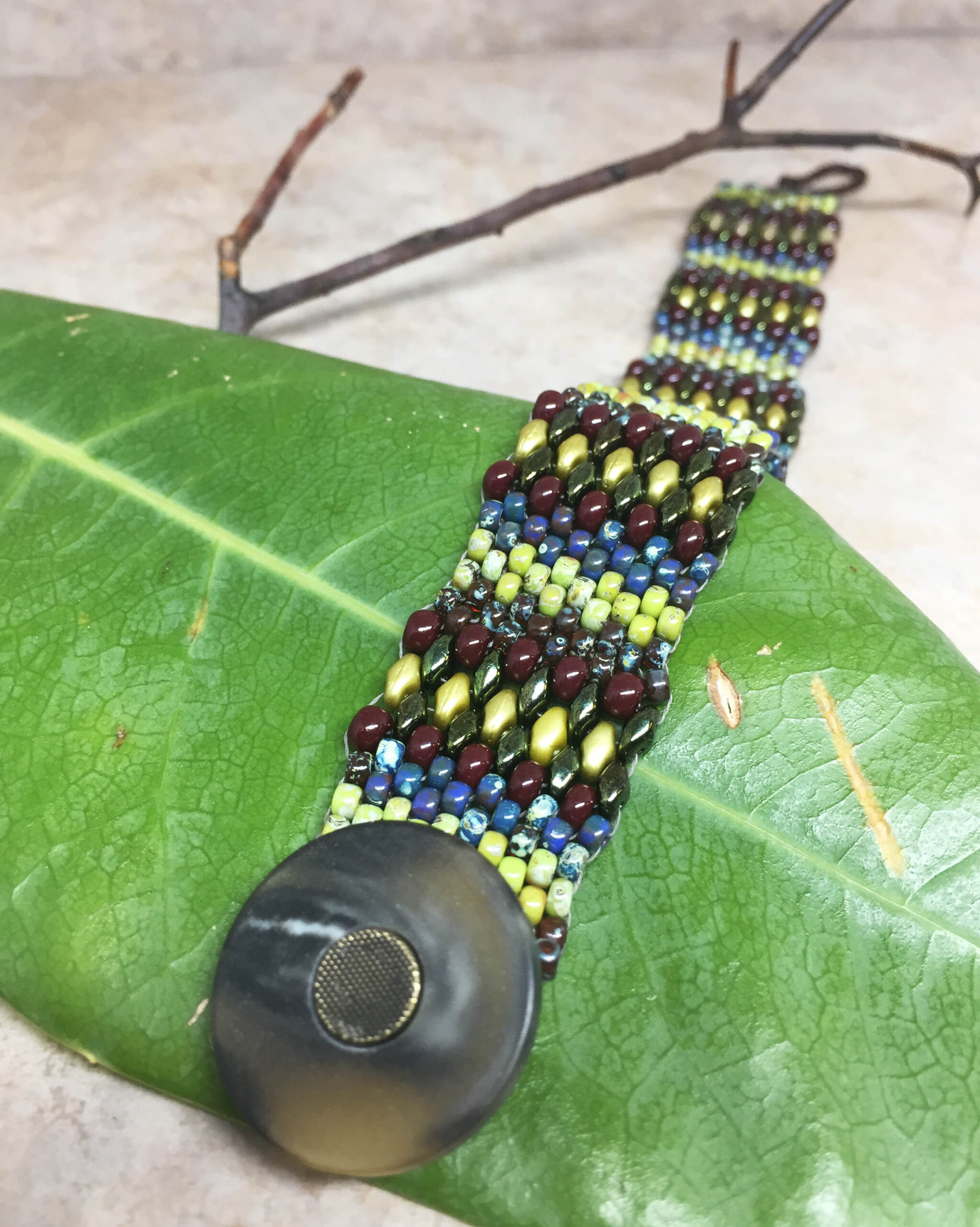 Bracelet Cuff Beaded Peyote Stitch - Pantone Greenery Kale Lapis - Mother Earth collection - Image 7